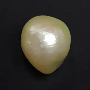 Keshi Pearl  - 3.59 Carats